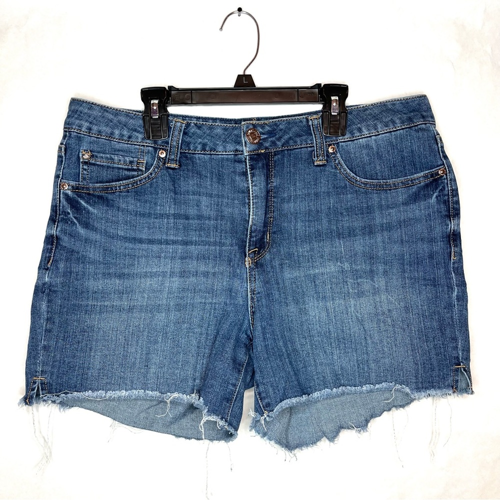 Seven7‎ Weekend Raw Edge Hem Denim Shorts Size 12 Style MY3324DE Summer Casual